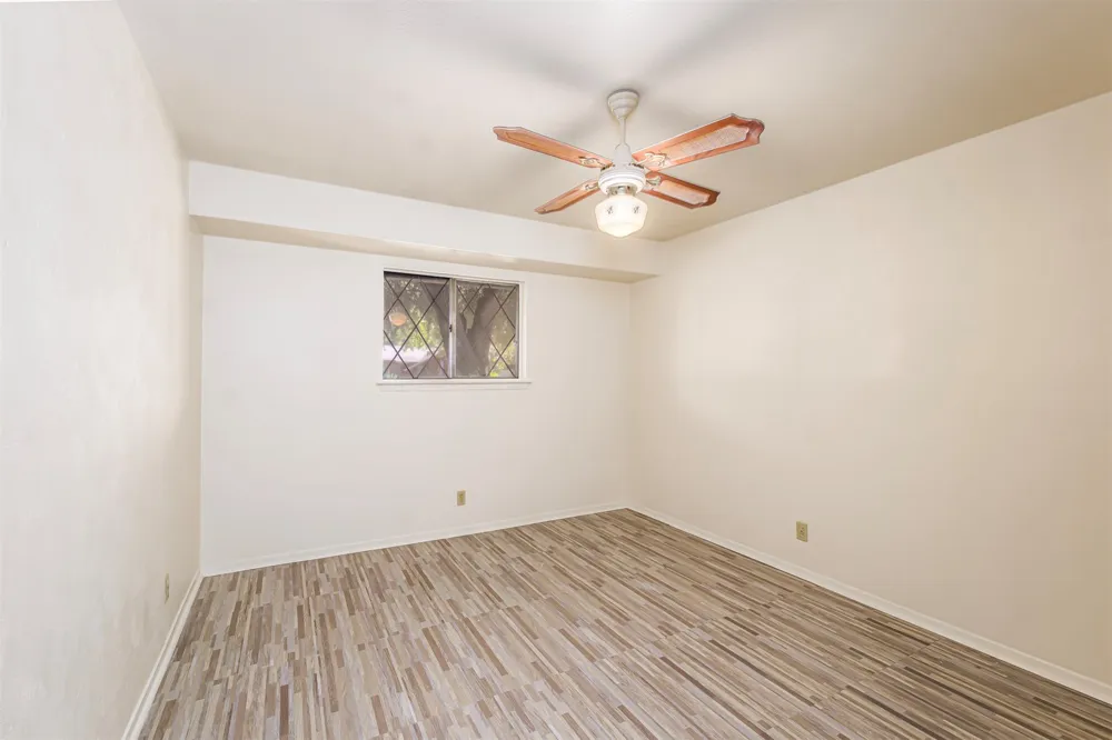 4557 Dee Lane Haltom City, TX 76117