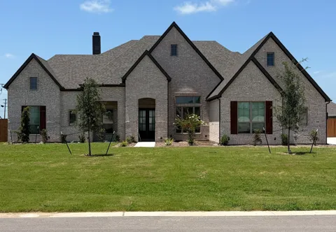 141 Lavish Lane