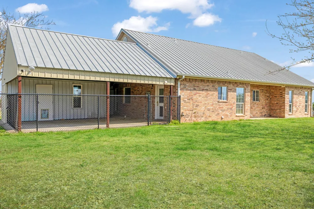 898 Farm Road 1700 Clarksville, TX 75426