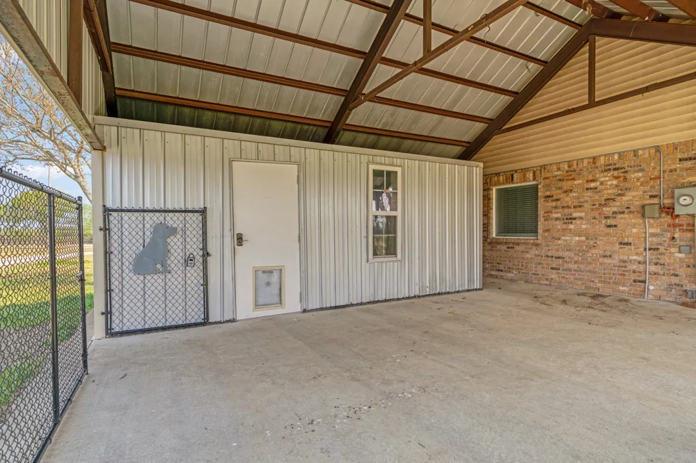 898 Farm Road 1700 Clarksville, TX 75426