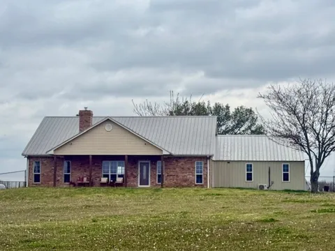 898 Farm Road 1700