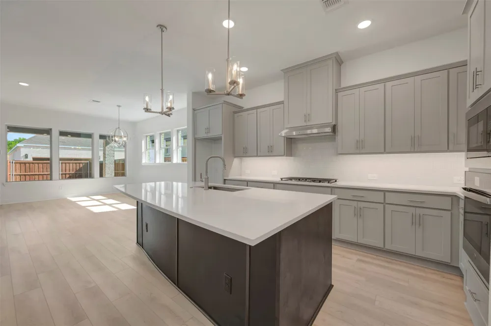 2081 Pine Grove Lane Arlington, TX 76005