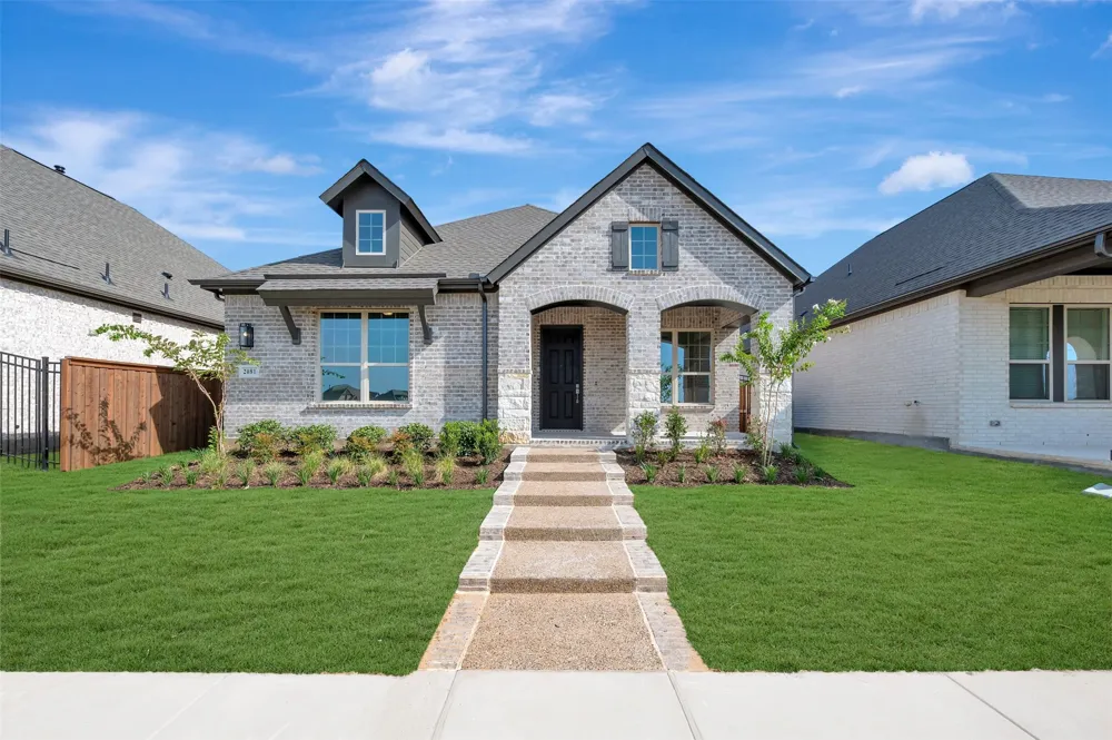 2081 Pine Grove Lane Arlington, TX 76005