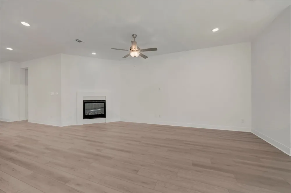 2081 Pine Grove Lane Arlington, TX 76005