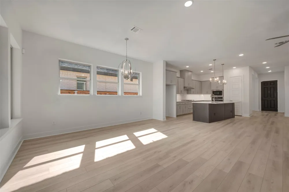 2081 Pine Grove Lane Arlington, TX 76005