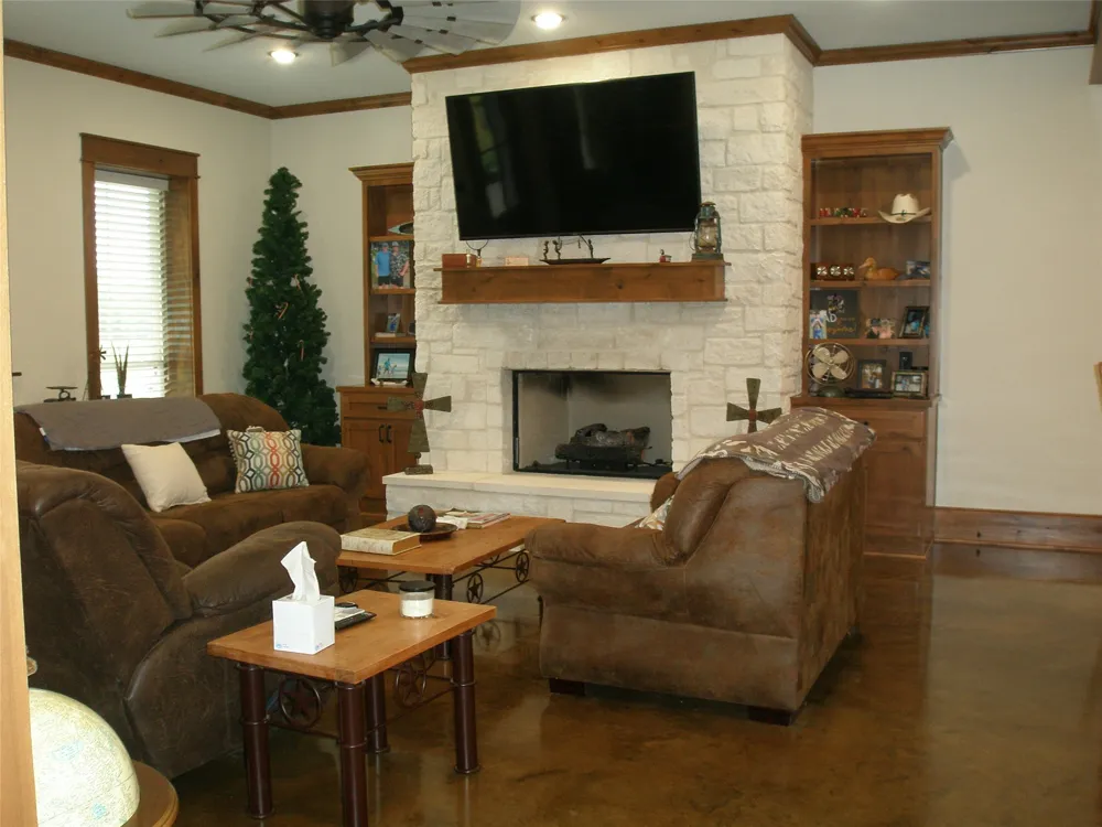 13001 County Road 3300 Brownsboro, TX 75756