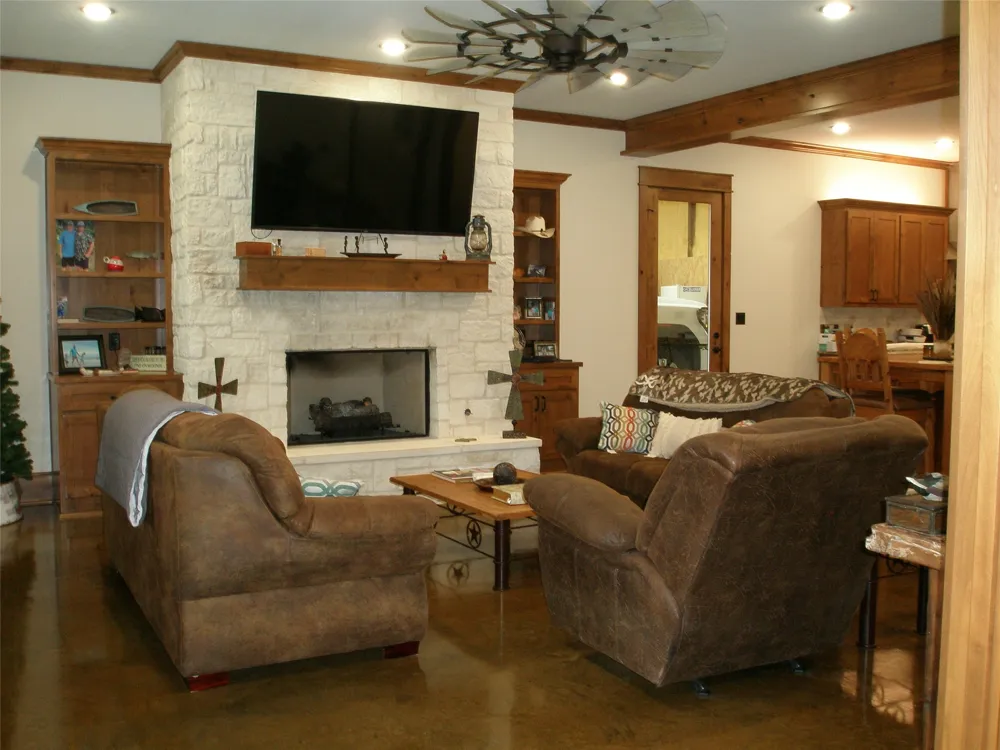 13001 County Road 3300 Brownsboro, TX 75756