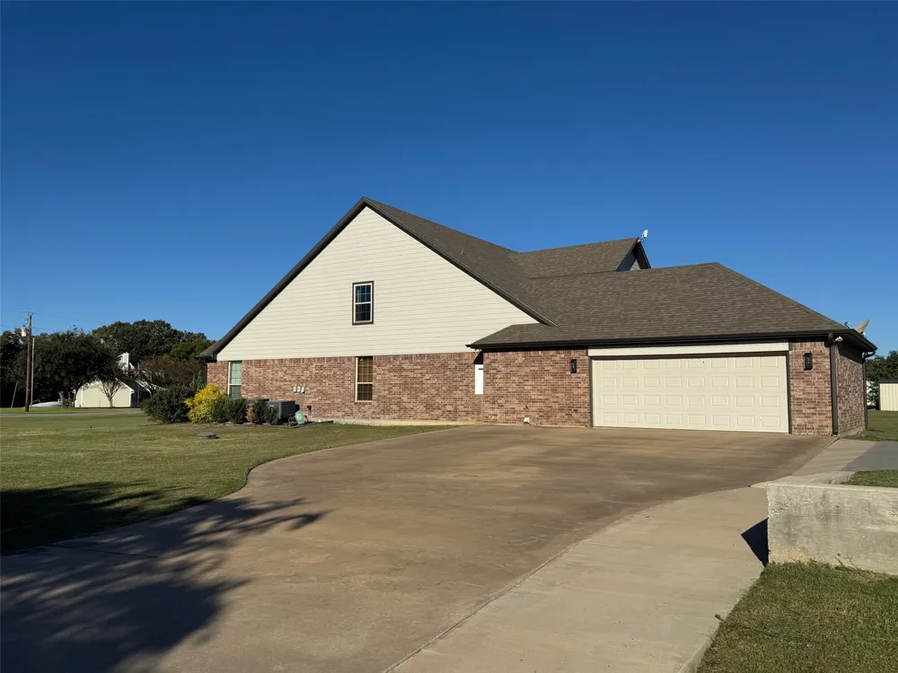251 Rs County Road 3430 Emory, TX 75440