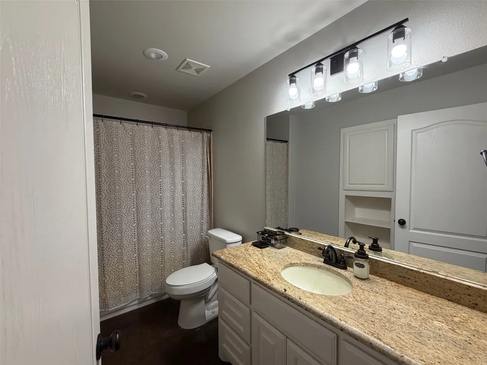 251 Rs County Road 3430 Emory, TX 75440