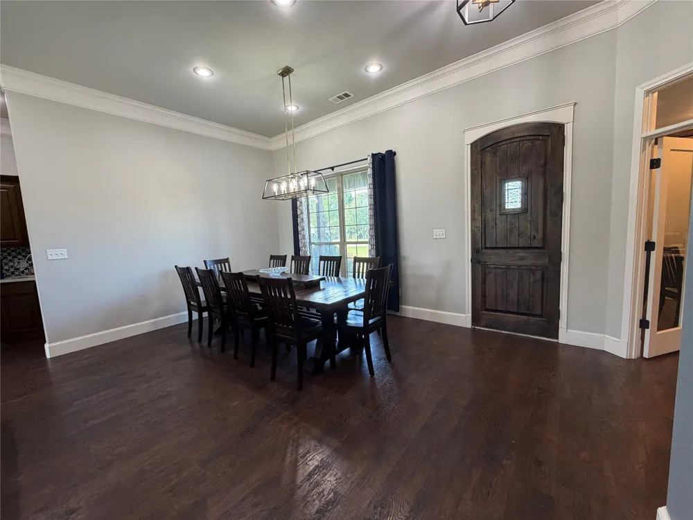 251 Rs County Road 3430 Emory, TX 75440