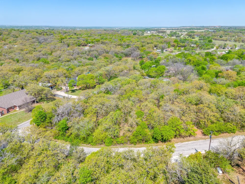 1000 Crazy Horse Trail Burleson, TX 76028