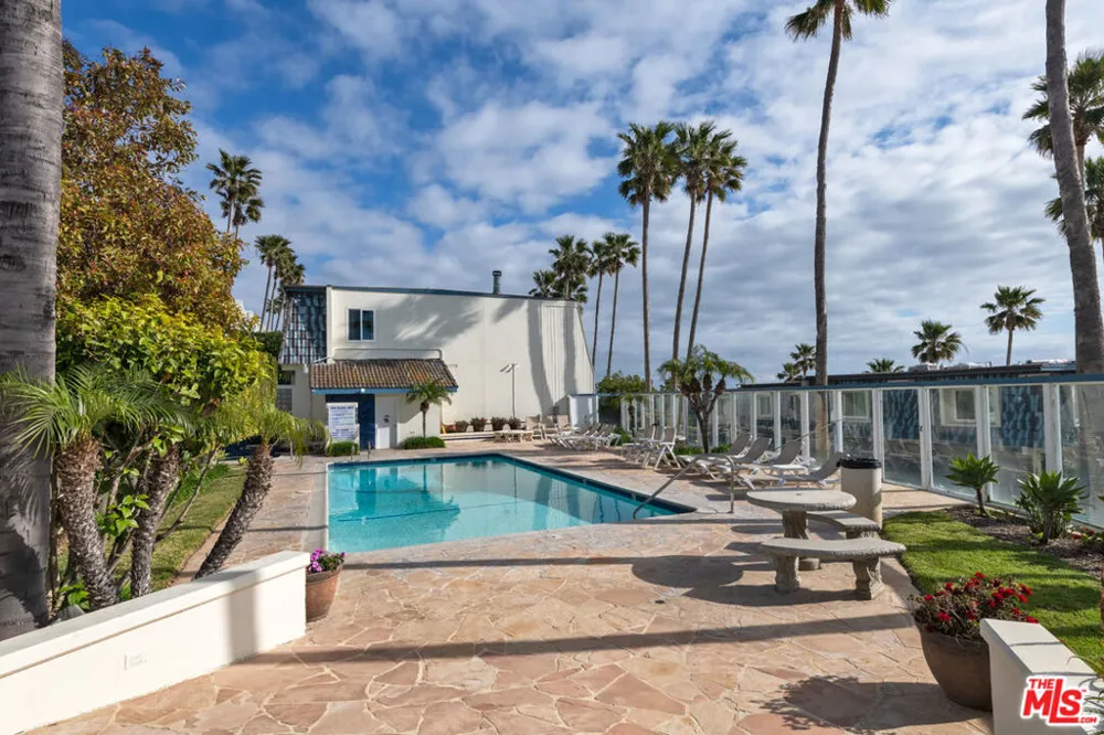 11964 Whalers Lane Malibu, CA 90265