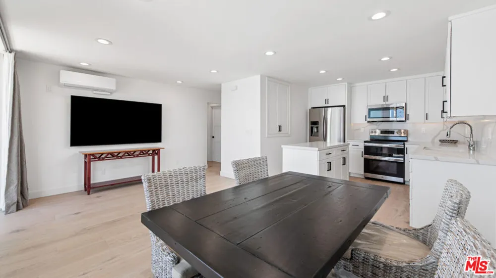 11964 Whalers Lane Malibu, CA 90265