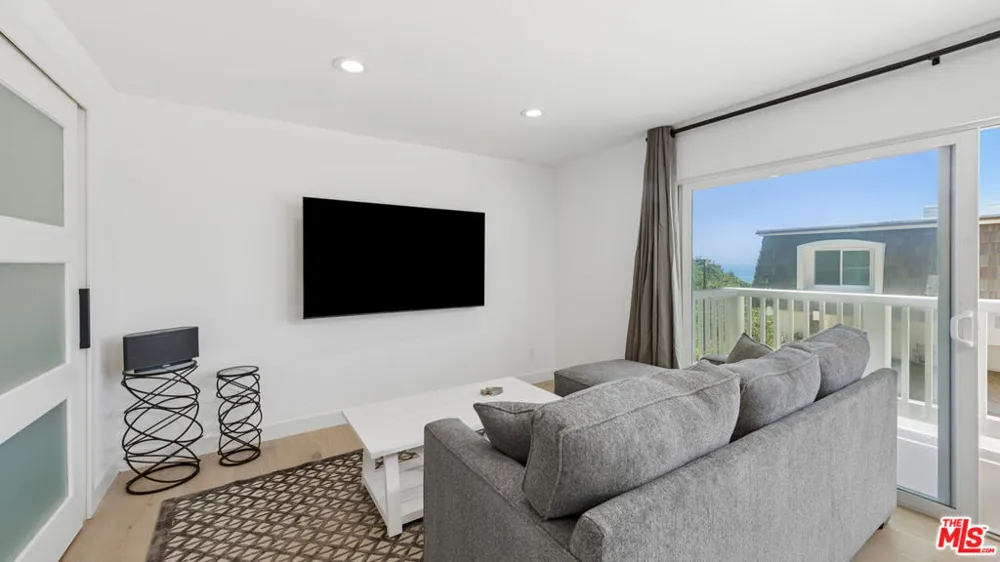 11964 Whalers Lane Malibu, CA 90265