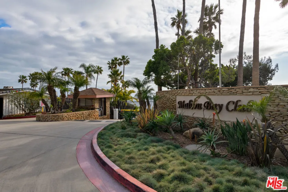 11964 Whalers Lane Malibu, CA 90265