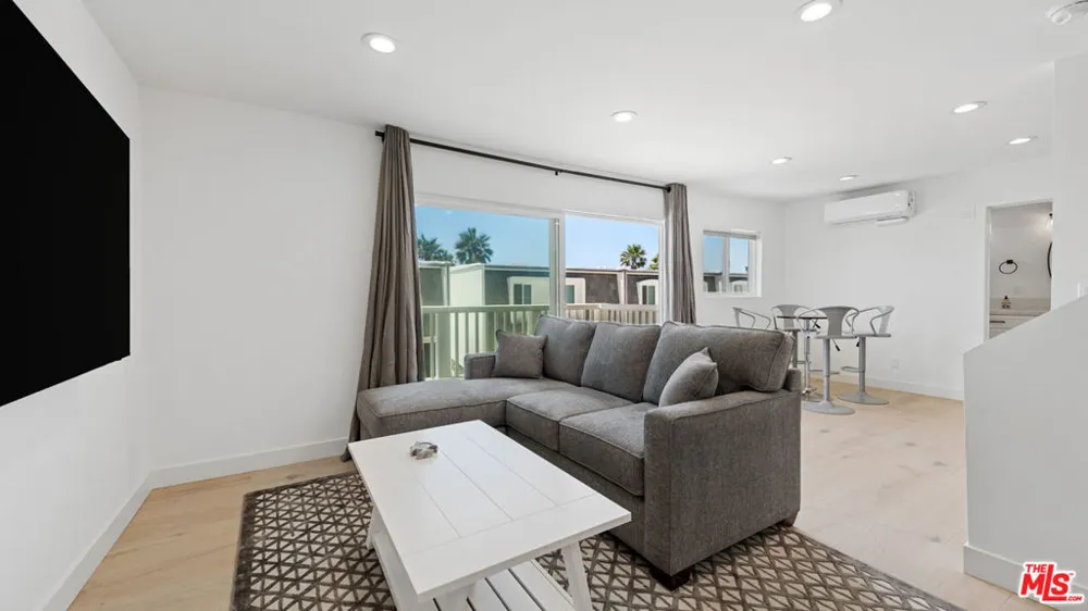 11964 Whalers Lane Malibu, CA 90265