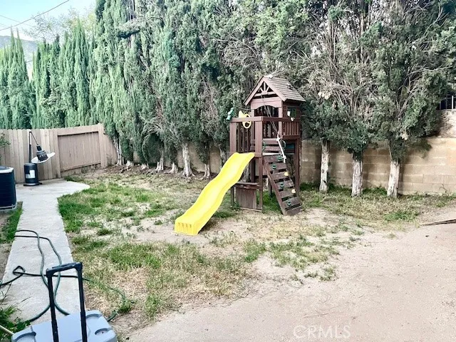 13930 Olive Grove Sylmar, CA 91342