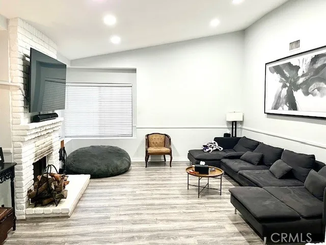 13930 Olive Grove Sylmar, CA 91342