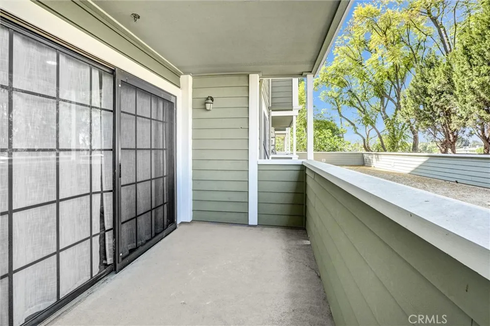 6545 Reseda Boulevard #6 Reseda, CA 91335