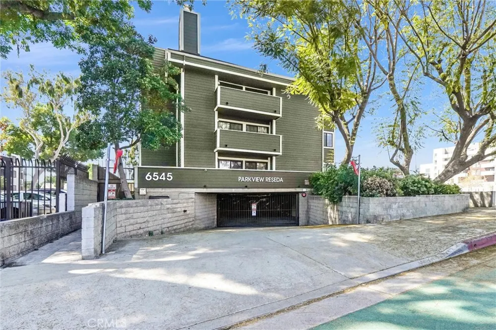 6545 Reseda Boulevard #6 Reseda, CA 91335