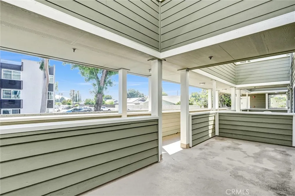 6545 Reseda Boulevard #6 Reseda, CA 91335