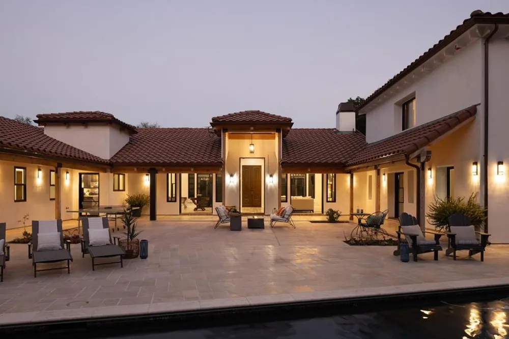 372 Corral De Tierra Road Salinas, CA 93908