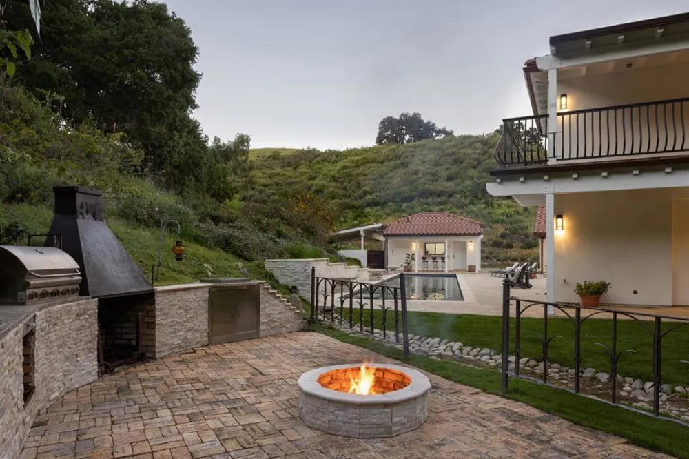 372 Corral De Tierra Road Salinas, CA 93908