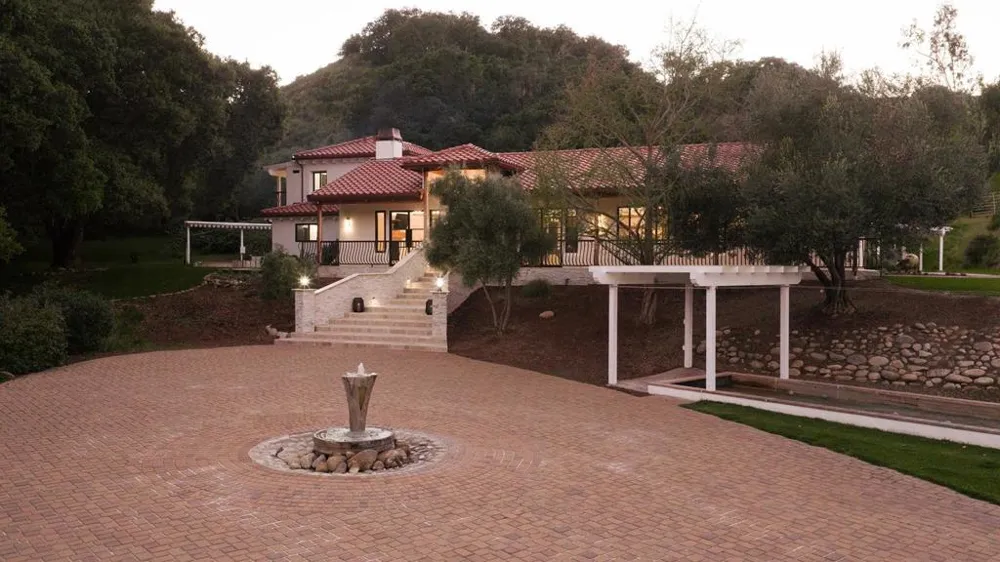 372 Corral De Tierra Road Salinas, CA 93908