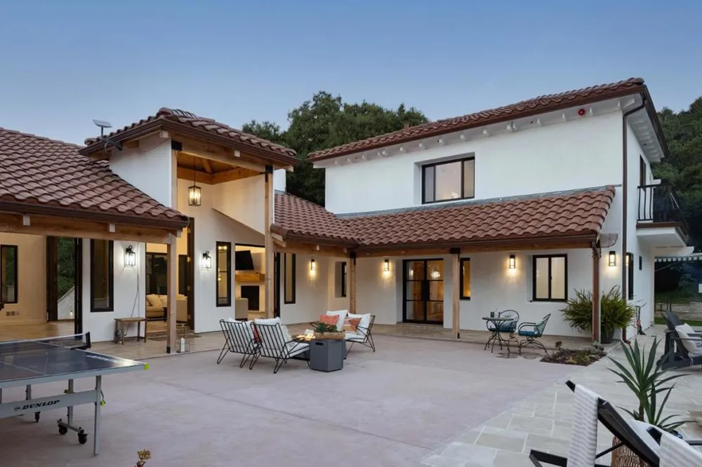372 Corral De Tierra Road Salinas, CA 93908