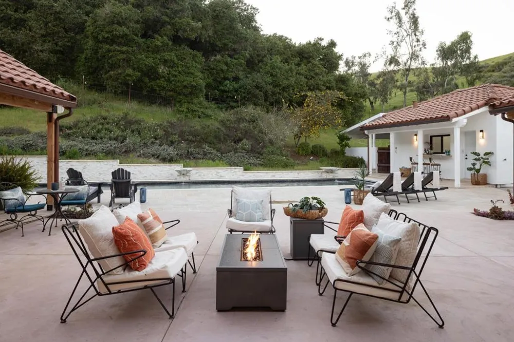 372 Corral De Tierra Road Salinas, CA 93908