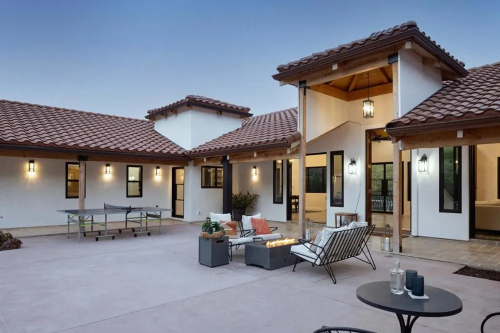 372 Corral De Tierra Road Salinas, CA 93908