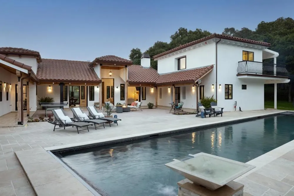 372 Corral De Tierra Road Salinas, CA 93908
