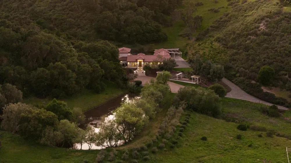 372 Corral De Tierra Road Salinas, CA 93908