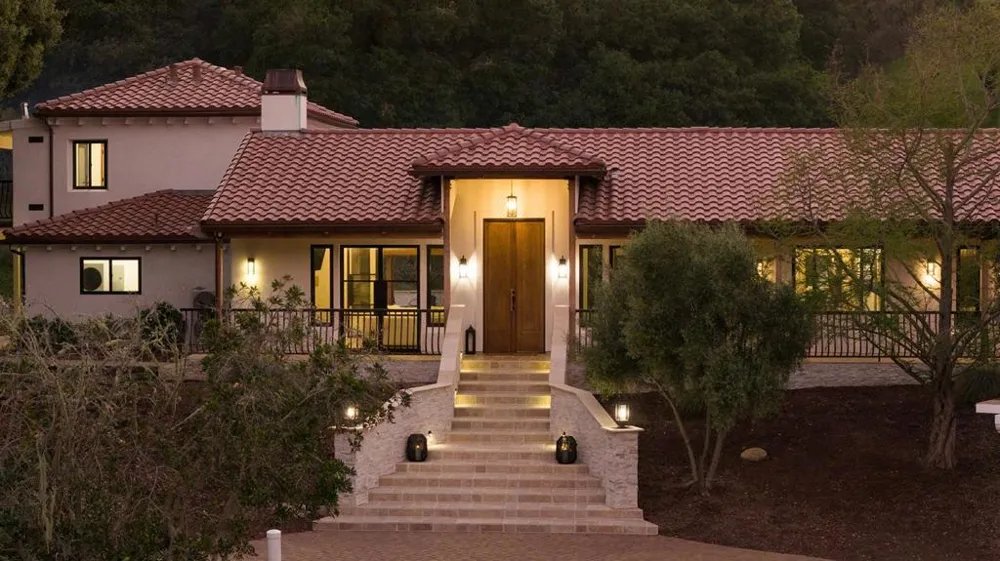 372 Corral De Tierra Road Salinas, CA 93908