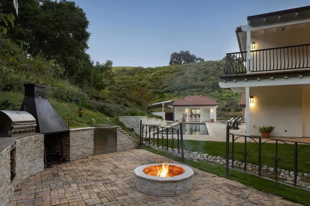 372 Corral De Tierra Road Salinas, CA 93908
