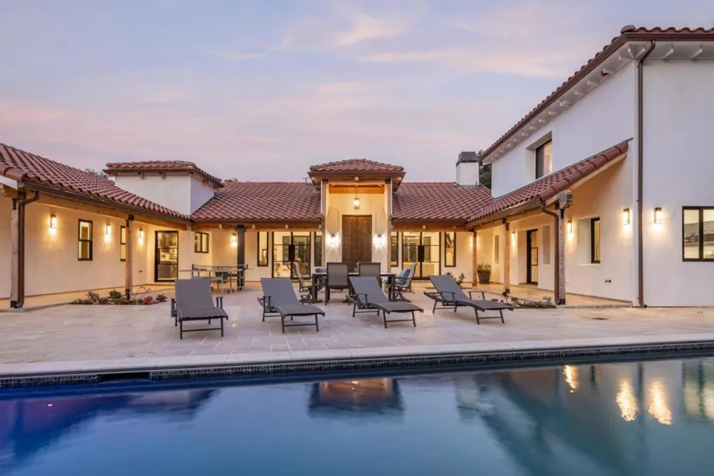 372 Corral De Tierra Road Salinas, CA 93908