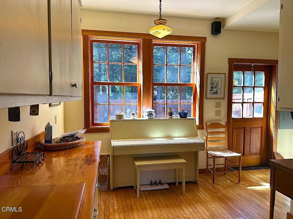 10360 Gary Lane Mendocino, CA 95460