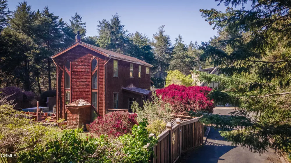 10360 Gary Lane Mendocino, CA 95460