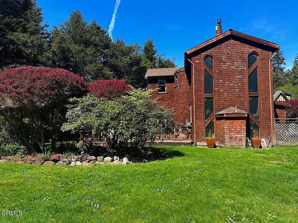 10360 Gary Lane Mendocino, CA 95460