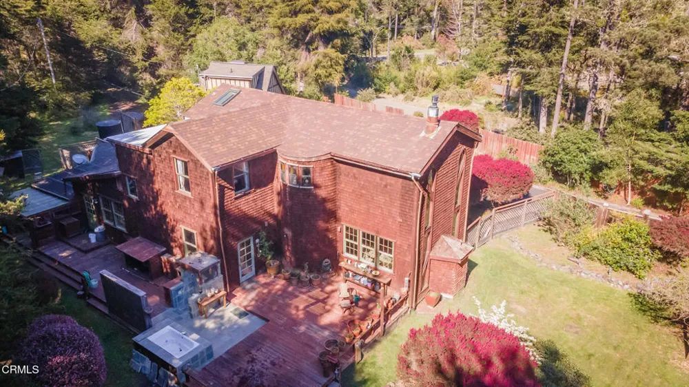 10360 Gary Lane Mendocino, CA 95460