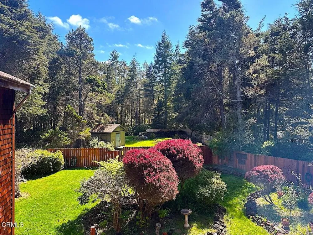 10360 Gary Lane Mendocino, CA 95460