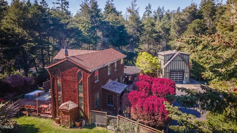 10360 Gary Lane Mendocino, CA 95460