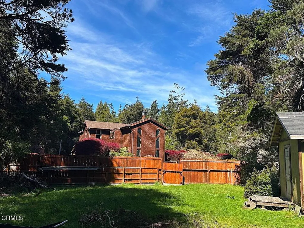 10360 Gary Lane Mendocino, CA 95460