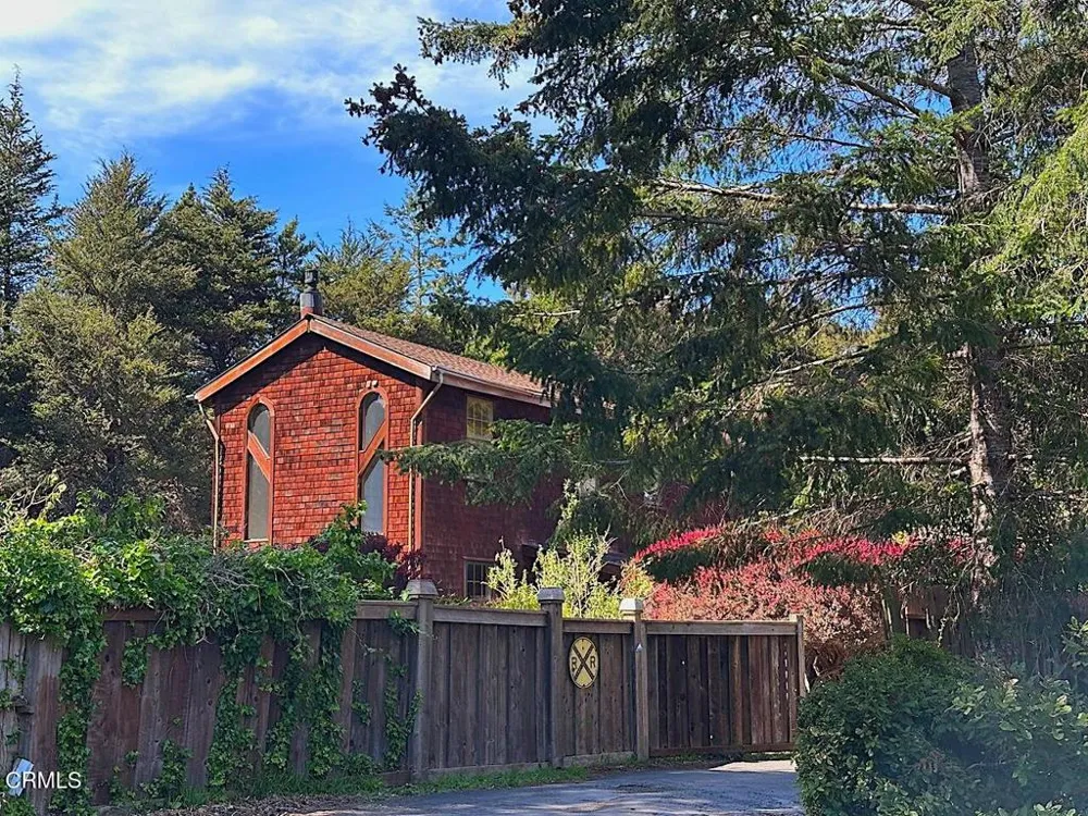 10360 Gary Lane Mendocino, CA 95460