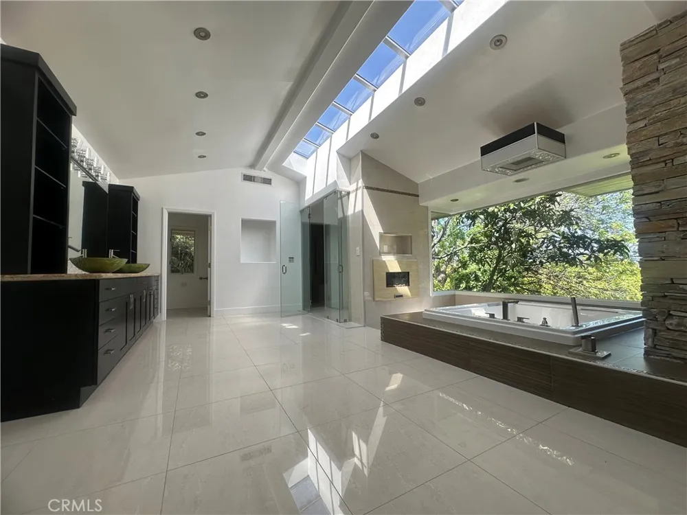 60 Crest Road E Rolling Hills, CA 90274
