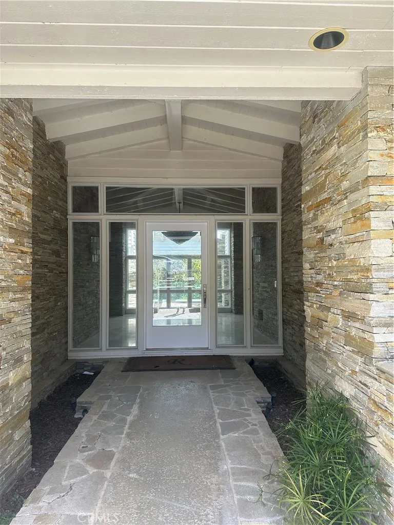 60 Crest Road E Rolling Hills, CA 90274