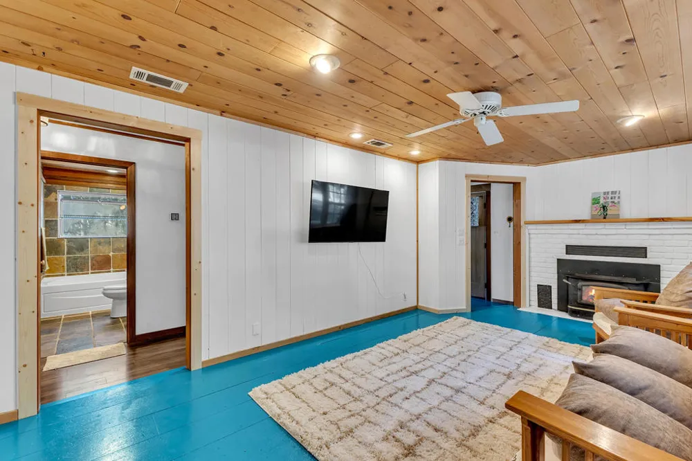 24941 Pine Cove Road Idyllwild, CA 92549