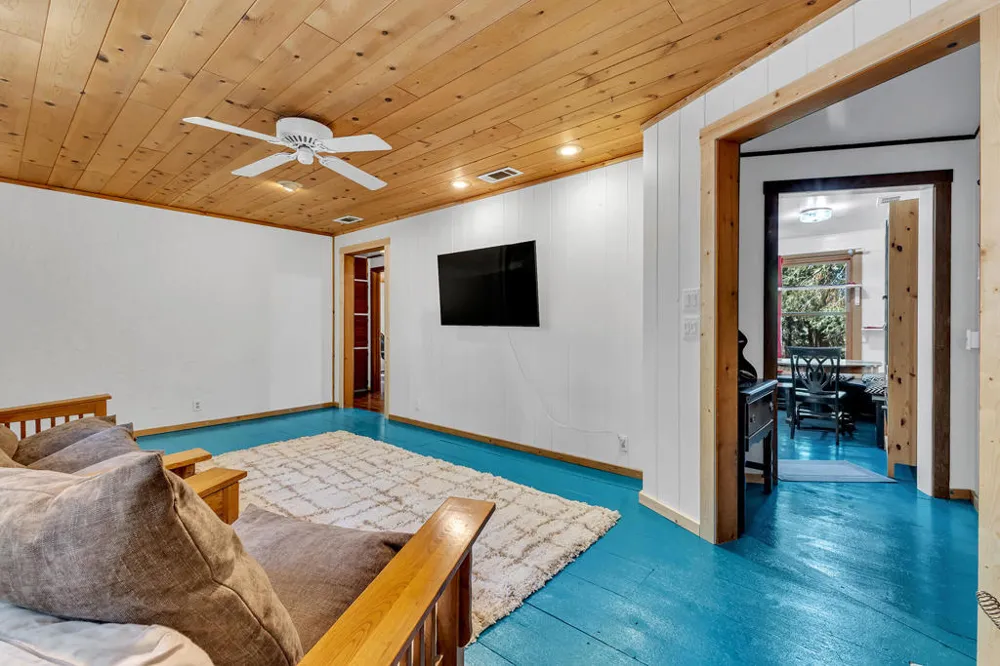 24941 Pine Cove Road Idyllwild, CA 92549