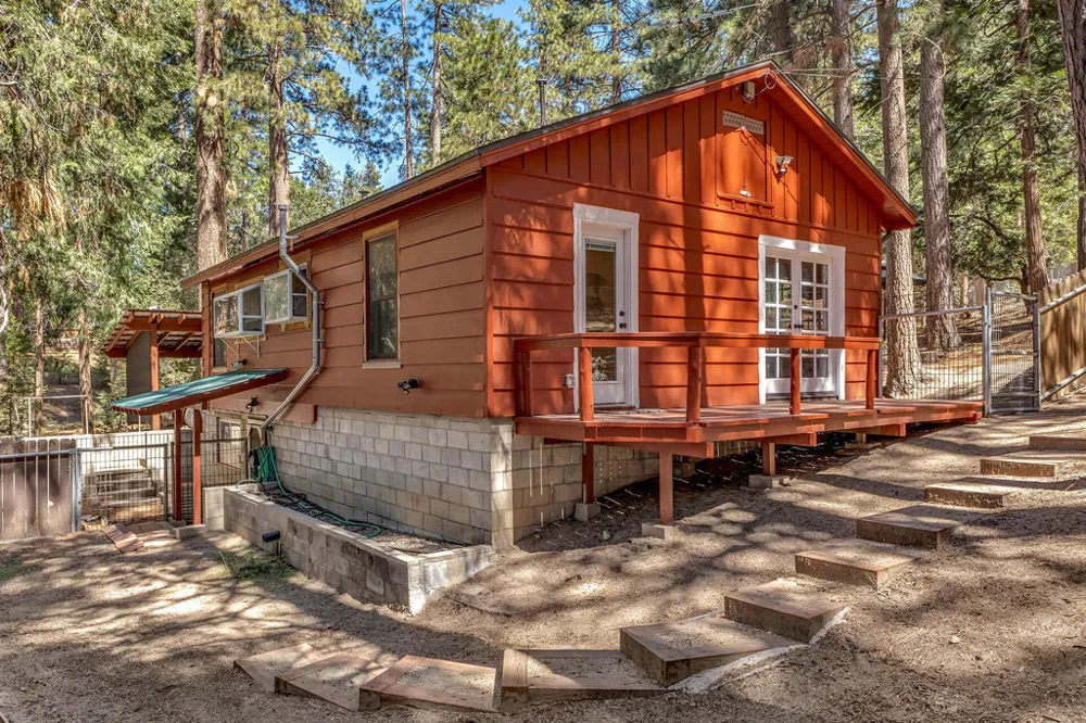24941 Pine Cove Road Idyllwild, CA 92549