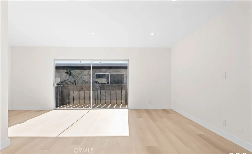 7961 Willis Avenue #18 Panorama City, CA 91402